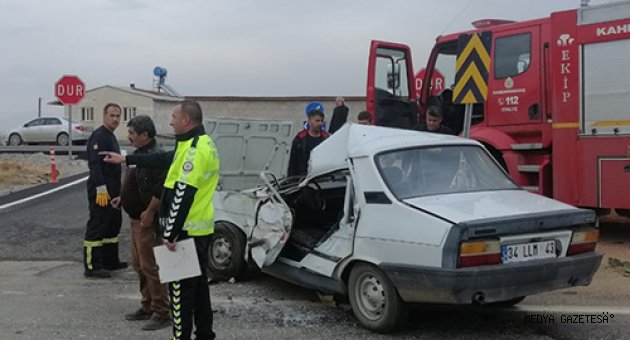 Otomobil ile kamyon çarpıştı: 1 ölü, 1 yaralı