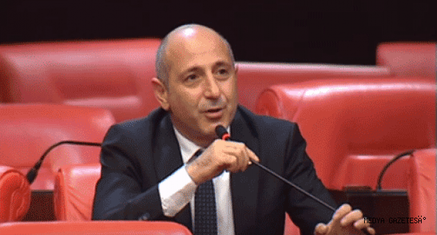 ÖZTUNÇ, KAHRAMANMARAŞLININ ÇİLESİNİ BAKANIN YÜZÜNE VURDU!
