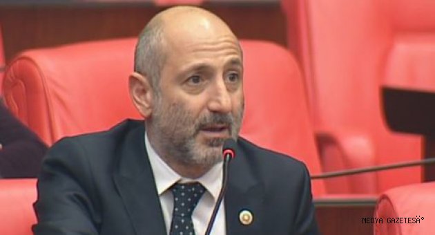 ÖZTUNÇ’TAN SAKAL ESPİRİLİ ELEŞTİRİ!
