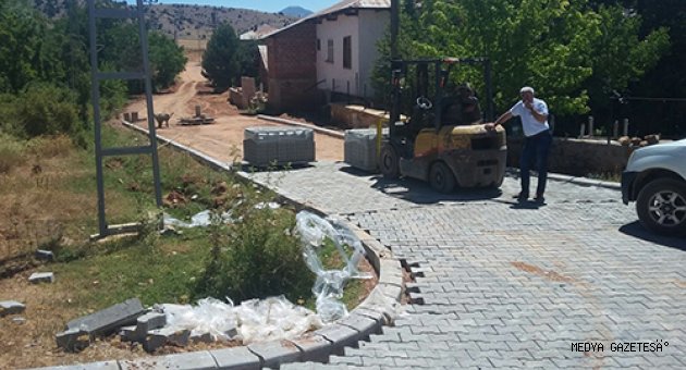 PARKELER YAZIN TOZDAN KIŞIN ÇAMURDAN KURTARIYOR