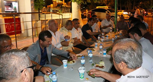 PAZARCIK HALKI NÖBETE DEVAM
