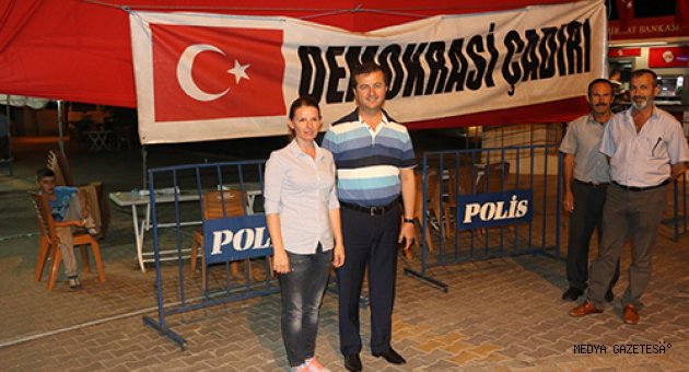 PAZARCIK İLÇESİ DEMOKRASİ NÖBETİNİ TAMAMLADI