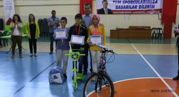 PAZARCIK KAPALI SPOR SALONU