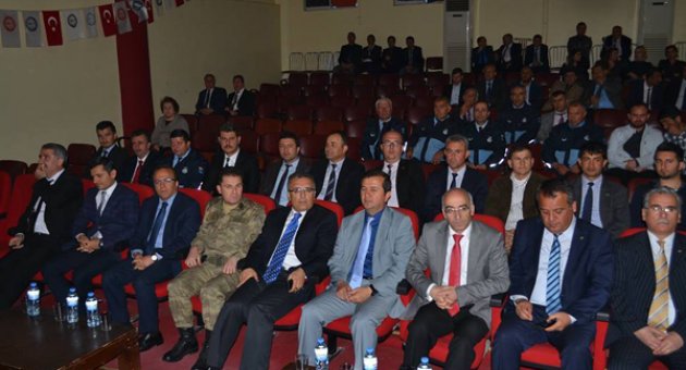 PAZARCIK KAYMAKAMLIĞI VE PAZARCIK BELEDİYESİ PERSONELİNE ETİK DEĞERLER VE ETKİLİ İLETİŞİM SEMİNERİ