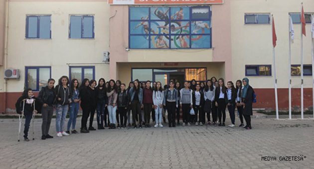 PAZARCIK’TA 40 ÖĞRENCİ MALATYA DARENDE GEZİSİNE GİTTİ