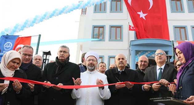 Pazarcık’ta yurt açılışında eller semaya açıldı
