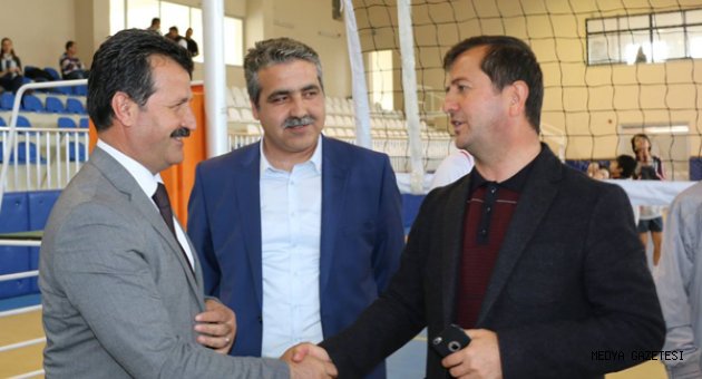 Pazarcıklı Öğrencilerin Voleybol Başarısı