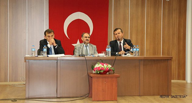PAZARCIK'TA MUHTARLARLA DEĞERLENDİRME VE İSTİŞARE TOPLANTISI YAPILDI