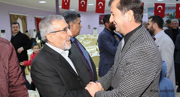 PAZARCIKTA YÜZLERCE KİŞİ MEHMETÇİK İÇİN TOPLANDI