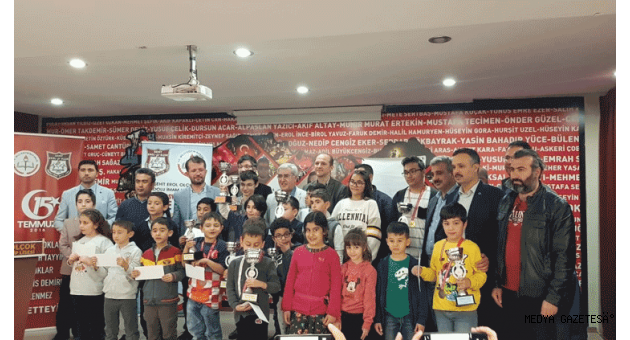 Rektör Can, 24 Kasım Öğretmen Günü Satranç Turnuvası Ödül Törenine Katıldı