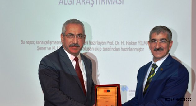 Rektör Deveci’ye Teşekkür Plaketi Verildi