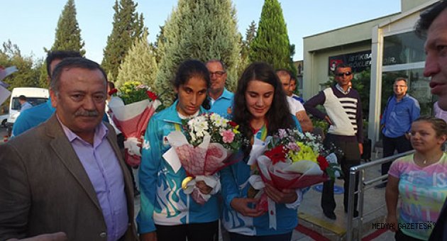 RİO PARALİMPİK OYUNLARINDA MÜCADELE EDEN MİLLİ SPORCULARIMIZA ANLAMLI KARŞILAMA