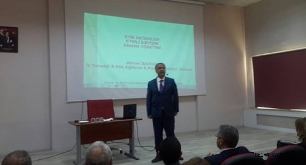 ŞAİR YAZAR VE ETİK EĞİTİCİSİ AHMET SANDAL’DAN IĞDIR’DA SEMİNER