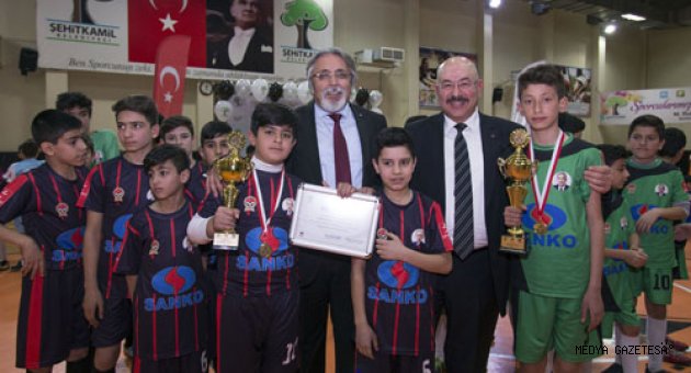 SANİ KONUKOĞLU FUTBOL TURNUVASI
