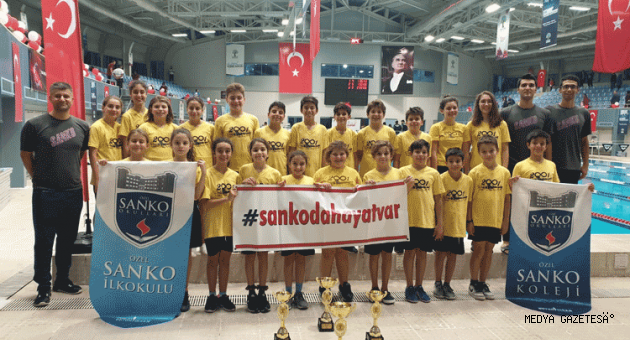 SANKO’LU YÜZÜCÜLER CUMHURİYET İÇİN KULAÇ ATTI