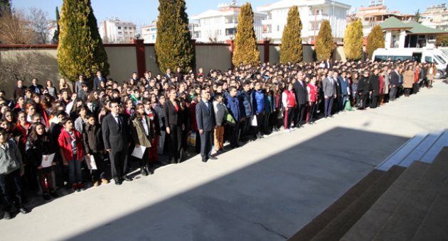 SANKO ÖĞRENCİLERİNİN KARNE HEYECANI