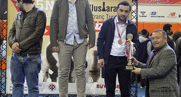 SATRANÇ TURNUVASI ÖDÜLLERİ DAĞITILDI