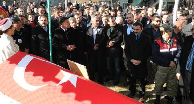 ŞEHİDİMİZİN CENAZE TÖRENİNDE GÖZYAŞLARI SEL OLDU