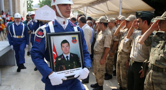 Şehit uzman çavuş son yolculuğuna uğurlandı