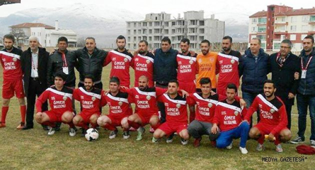 ŞEHİTLER ANISINA FUTBOL MAÇI