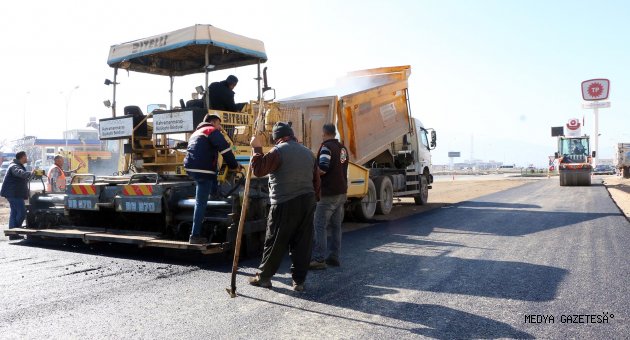 Servis Yolları Asfaltlandı