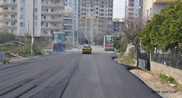 SICAK ASFALT HAMLESİ ERDEMLİ’Yİ SARIYOR