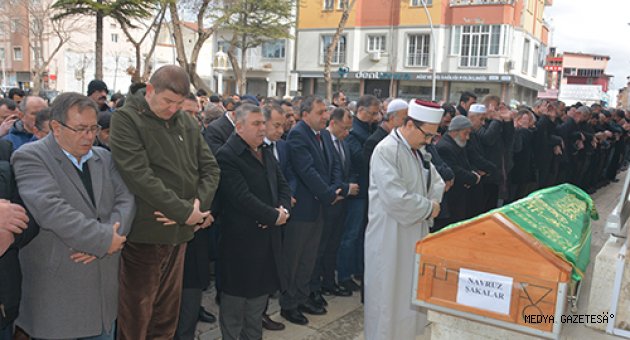Sinop Valisi Köksal Şakalar'ın annesi toprağa verildi