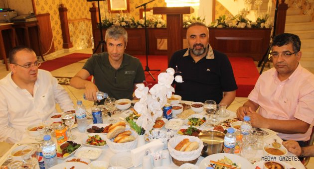ŞİRİKÇİOĞLU MENSUCAT İŞ ORTAKLARIYLA İFTARDA BULUŞTU
