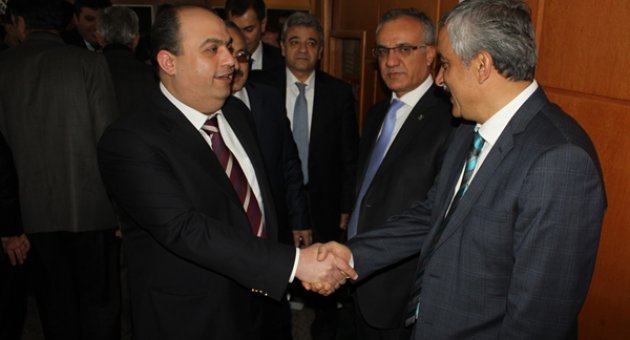 Sivil toplum gelişirse Türkiye demokrasisi de gelişir