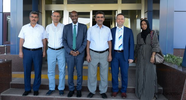 Somali Bayındırlık ve İskân Eski Bakanı Üniversitemizi Ziyaret Etti