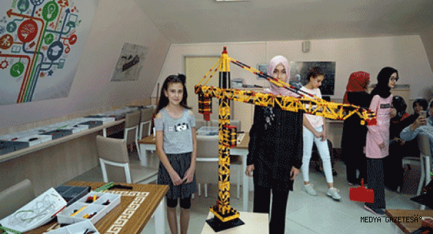STEM Yeni Mucitlerle Yola Devam Ediyor