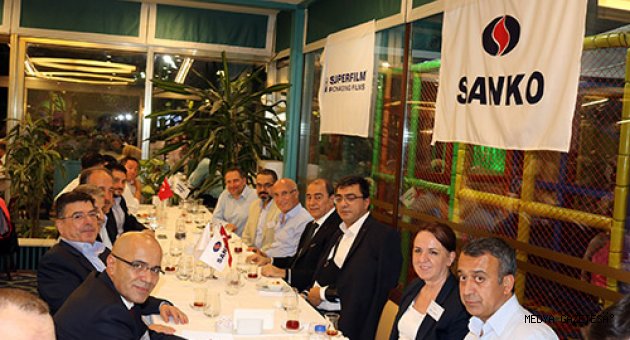 SÜPER FİLM AMBALAJ MÜŞTERİLERİNE İSTANBUL’DA İFTAR VERİLDİ