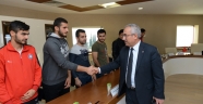1. Lige Yükselen KSÜ Erkek Futbol Takımı, Rektör Deveci’yi Ziyaret Etti