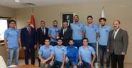 1.Lige Yükselen KSÜ Erkek Voleybol Takımı,Rektör Deveci’yi Ziyaret Etti