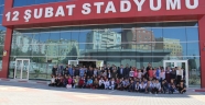 100 ORTAOKUL ÖĞRENCİSİ 12 ŞUBAT STADINI ZİYARET ETTİLER