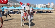 30 AĞUSTOS ZAFER BAYRAMI 1071 METRELİK RAHVAN AT YARIŞLARI GERÇEKLEŞTİRİLDİ
