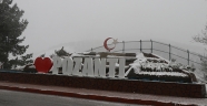 Adana-Ankara otoyolunda kar yağışı nedeniyle ulaşım aksıyor