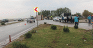 Adana'da devrilen tırın sürücüsü yaralandı