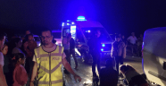 Adana'da iki hafif ticari araç çarpıştı: 6 yaralı