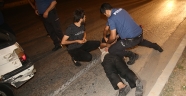 Adana'da otomobille polise çarpıp kaçan zanlı kovalamacayla yakalandı
