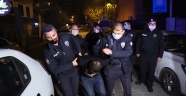 Adana'da polisten kaçmaya çalışan 3 şüpheli yakalandı