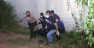 Adana'da, Seyhan Nehri'nde erkek cesedi bulundu.