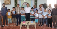 Afşinder, cüzünü tamamlayan çocuklara Kur’an-ı Kerim hediye etti