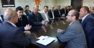 AK PARTİDE YÜZLER GÜLÜYOR…