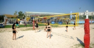 Antalya'da plaj voleybolu şenliği