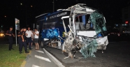 Antalya'da tur minibüsü ile otobüs çarpıştı: 13 yaralı