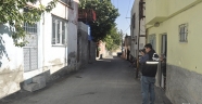 Balkonda teyzesinin kucağından düşen bebek ağır yaralandı