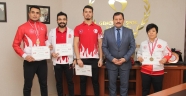 BAŞARILI WUSHU SPORCULARNDAN İL MÜDÜRÜ KABAKCI’YA ZİYARET