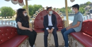 Başkan Gürbüz, LGS birincilerini sultan kayıkları ile gezdirdi.