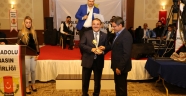 BAŞKAN GÜVEN’E YILIN BELEDİYE BAŞKANI ÖDÜLÜ...